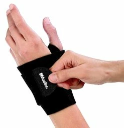 Hornung's Mueller Sport Care Wraparound Moderate Wrist Support -GolfMate Shop Mueller Adjustable Wrist Support 2
